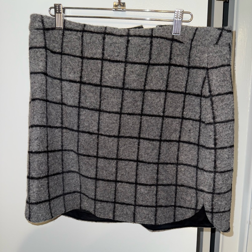 Gray and black wool plaid skirt